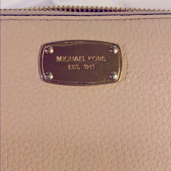 Michael Kors Wallet - Picture 2 of 7